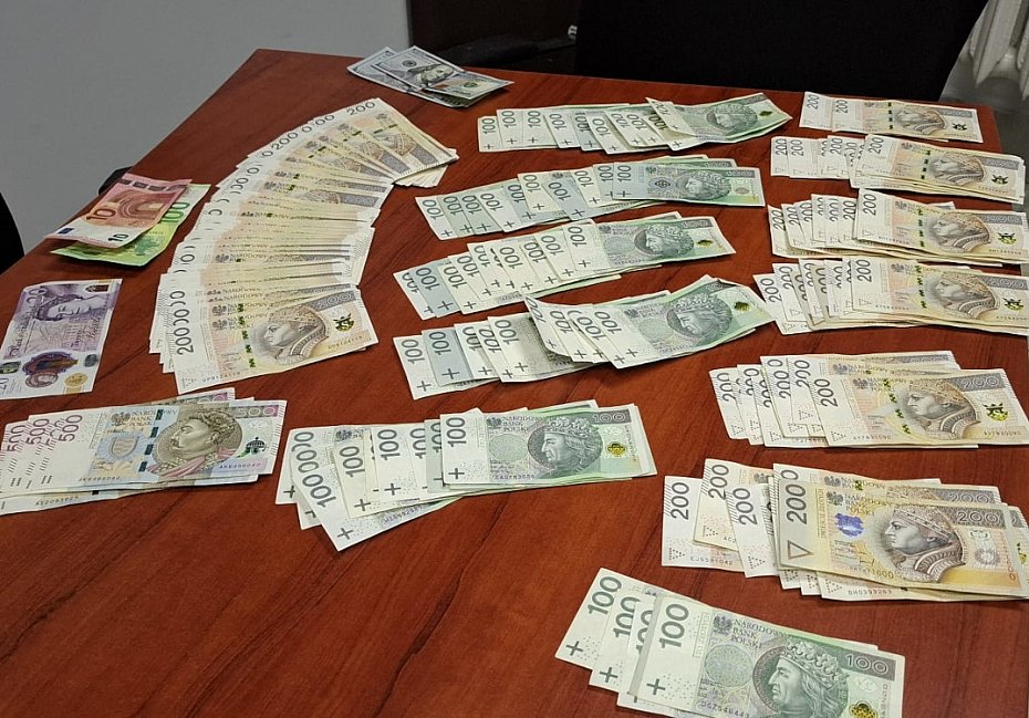 Zatrzymanie na Bemowie. Narkotyki i poszukiwany 35-latek