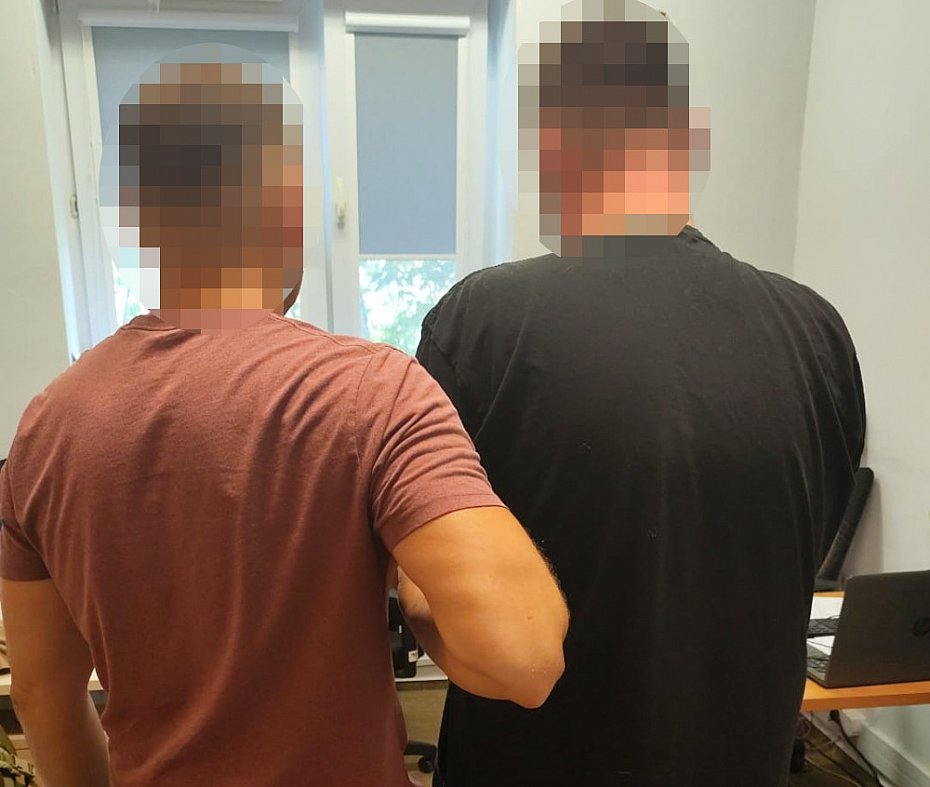 Narkotyki w mieszkaniu na Bemowie. 42-latek zosta� tymczasowo aresztowany