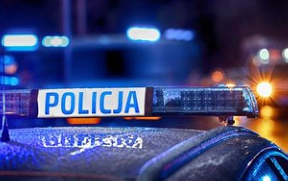 Wyrzuci� torebk� z narkotykami podczas policyjnej akcji. Zatrzymano 18-latka