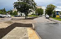 Dzikie parkowanie w okolicy bemowskiego metra. Kiedy powstaną parkigi P+R?