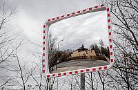 Bemowska radna chciała lustra drogowego. Urzędnicy nie widzą potrzeby